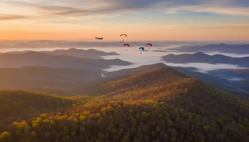 Tennessee skydiving sky. Backdrop for the Skydiving Hubs Tennessee drop zone directory